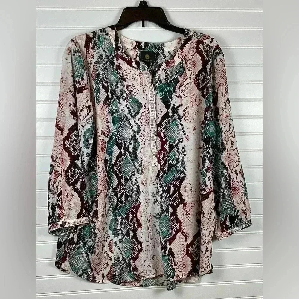 JM CollectionNWOT  Women's White Green Brown Printed Top Snakeskin Look Size  XL
